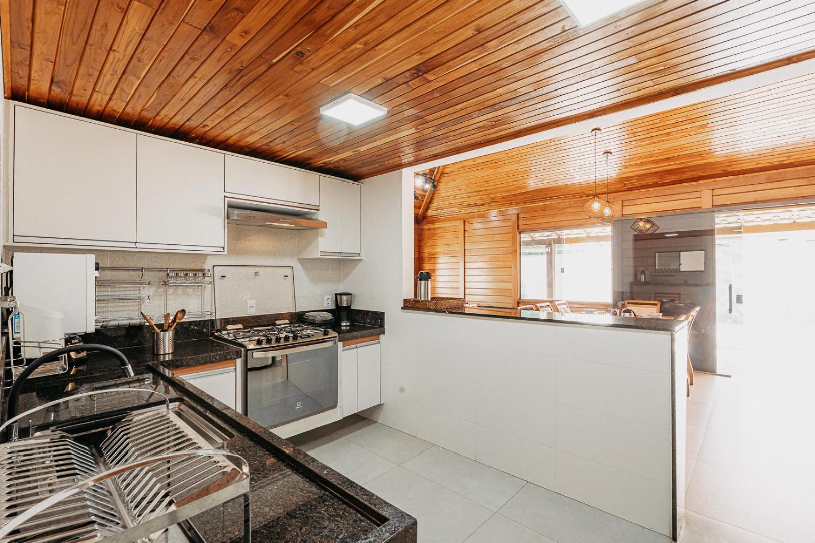 Casadecastelhanos, Quadra Do Mar De Castelhanos, 4 Suites Com Ar, Churrasqueira, Piscina, Hidromassagem, Cozinha Integrada Gourmet Ideal Para Familia E Amigos Anchieta  Exterior foto