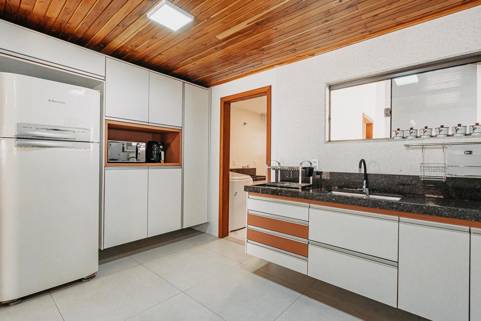 Casadecastelhanos, Quadra Do Mar De Castelhanos, 4 Suites Com Ar, Churrasqueira, Piscina, Hidromassagem, Cozinha Integrada Gourmet Ideal Para Familia E Amigos Anchieta  Exterior foto